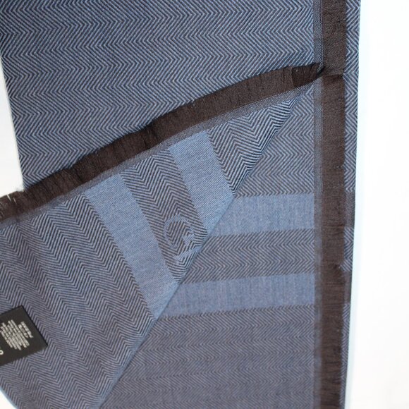 NWT GUCCI Sciarpa Cree Wool Blue Logo Scarf Herringbone 40 x 190 UNISEX 544628 - Picture 2 of 5